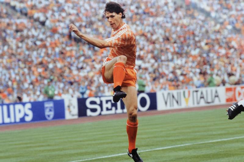 Top 10 Bàn Thắng Đẹp Mọi Thời Đại - Siêu Phẩm Túc Cầu 2 Marco Van Basten và cú vô lê tuyệt đẹp (1988)